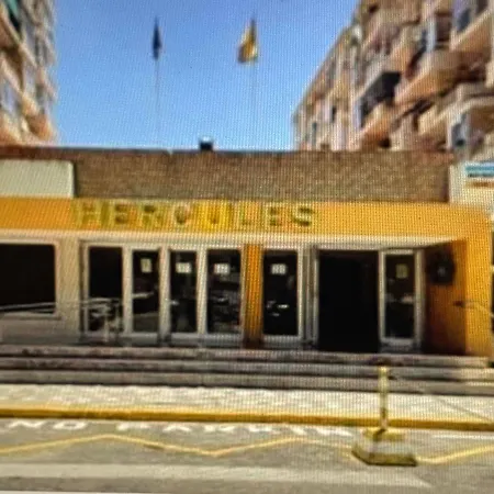 Apartamento Con Aire Acondicionado+jardín Y Piscina Apartamento