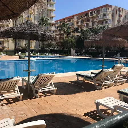 Apartamento Con Aire Acondicionado+jardín Y Piscina