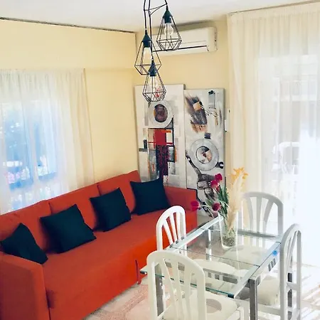 Apartamento Con Aire Acondicionado+jardin Y Piscina *